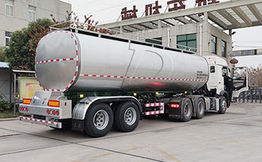 從考察到下單：一次會(huì)面促成的鮮奶運(yùn)輸車合作